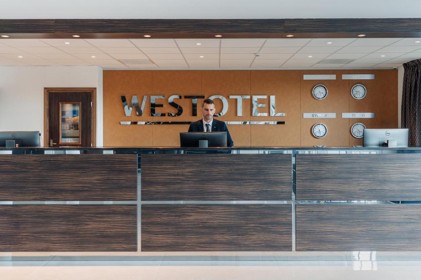 Westotel Taverny - Paris Val-D'Oise ภายนอก รูปภาพ