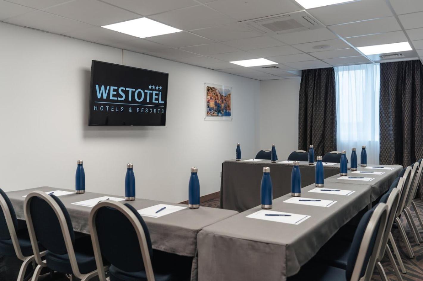 Westotel Taverny - Paris Val-D'Oise ภายนอก รูปภาพ